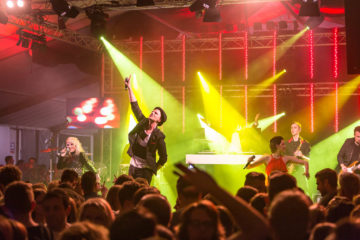 DJ plus Livemusiker