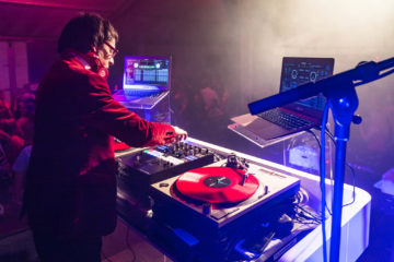 DJ